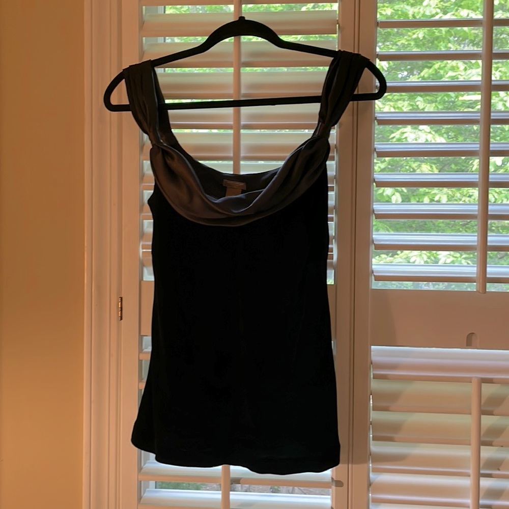 Beautiful black velvet Ann Taylor sleeveless top size 12P